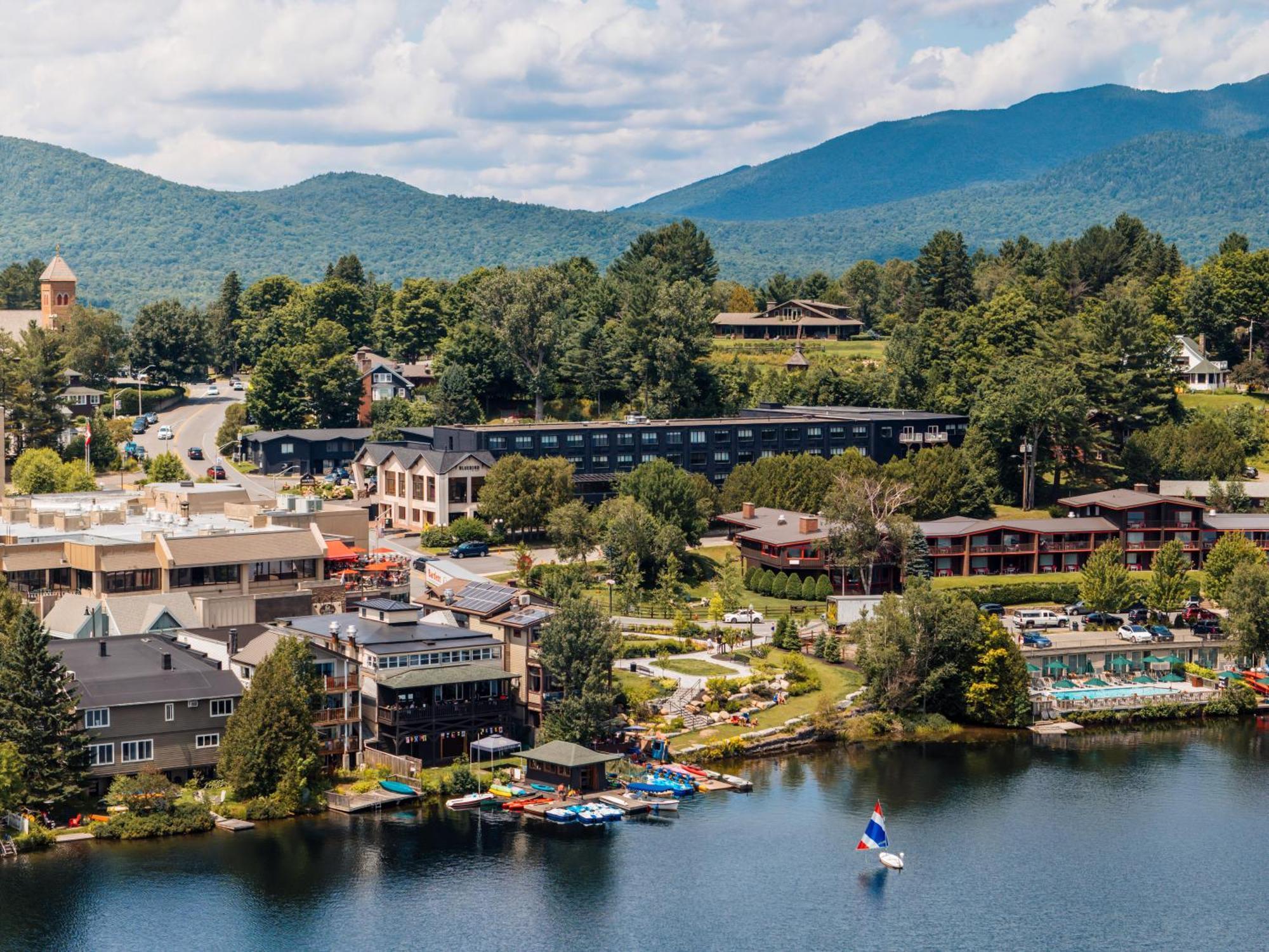 Bluebird Lake Placid Hotel Buitenkant foto