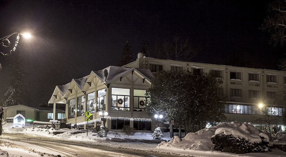 Bluebird Lake Placid Hotel Buitenkant foto